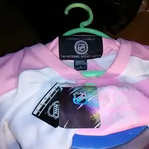 NWT Pink Toronto maple leafs Jersey